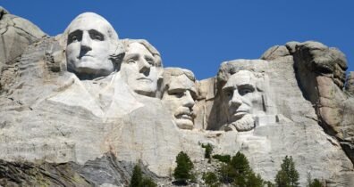 United states mount rushmore national monument in south dakota, featuring the carved faces of four u.s. presidents on a granite mountain travel guide 11 must-know tips for first-time visitors
